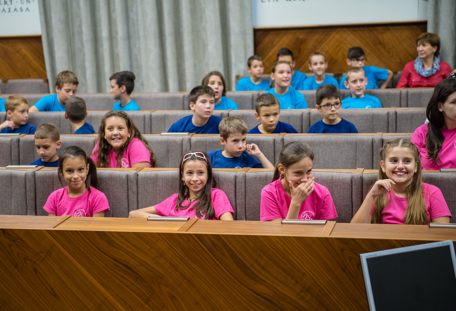 Székesfehérvár legmobilisabb kisdiákjai jártak szerdán a Városházán